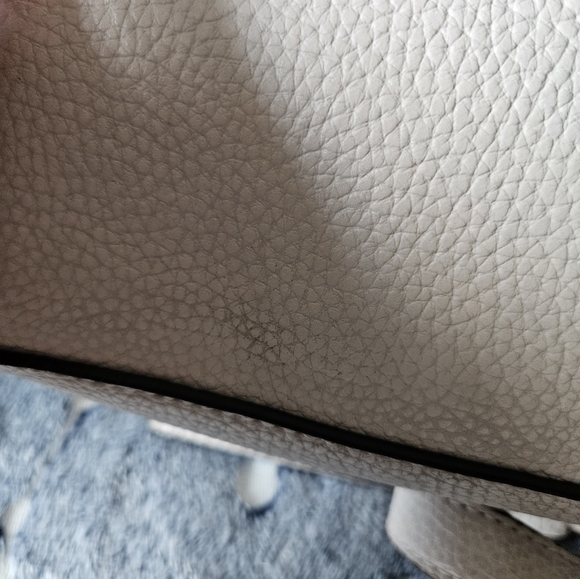 GUESS backpack - Picture 6 of 10